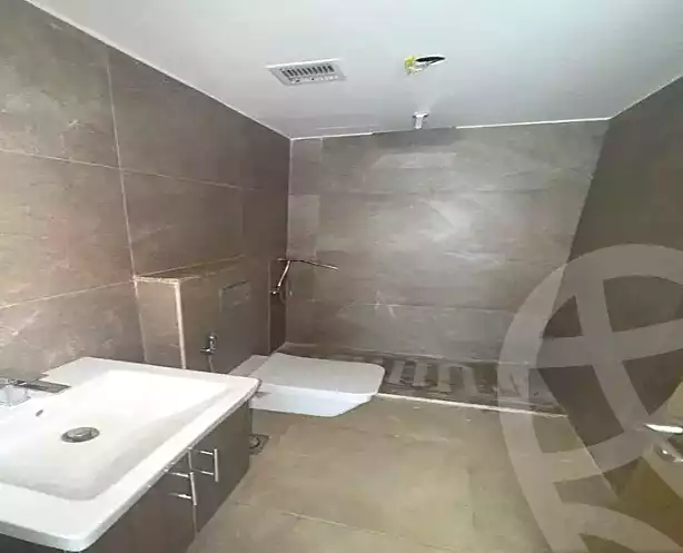 https://aqarmap.com.eg/ar/listing/7248304-for-sale-cairo-el-sheikh-zayed-city-lshykh-zyd-ljdyd-tabah-west-compound-zg