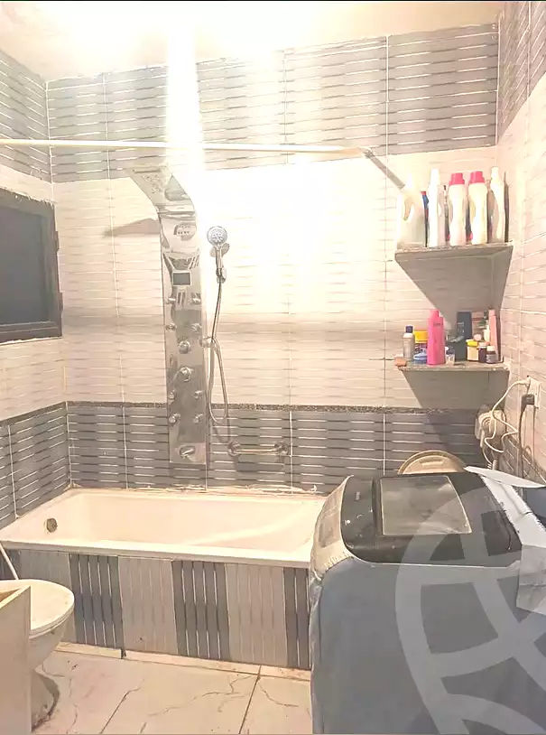 https://aqarmap.com.eg/ar/listing/7249721-for-sale-cairo-ain-shams-ain-shams-el-sharkia-afifi-effat-st
