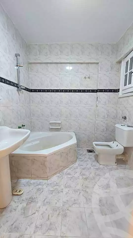 https://aqarmap.com.eg/en/listing/7249882-for-sale-alexandria-al-agamy-shataa-el-nakheel