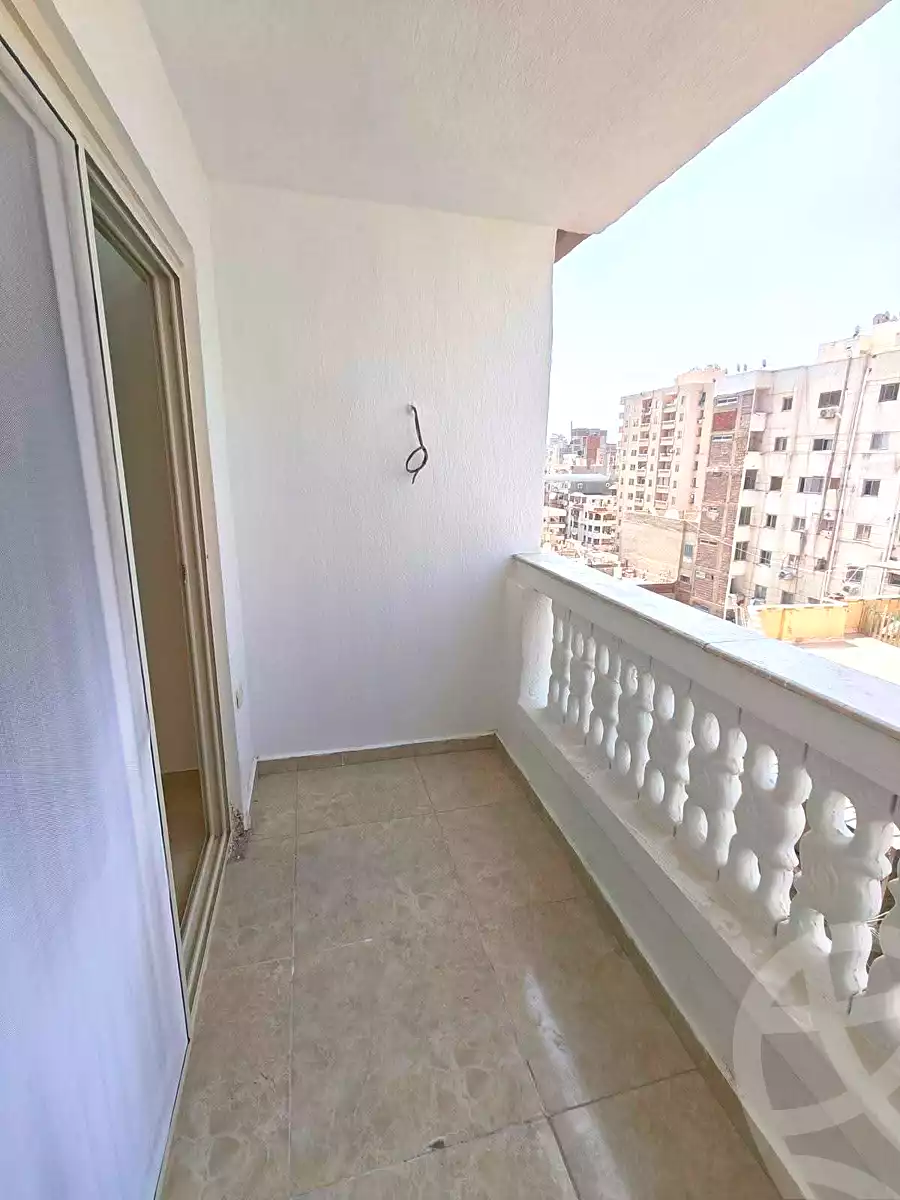 https://aqarmap.com.eg/ar/listing/7250190-for-sale-alexandria-el-asafra-l-sfr-bhry
