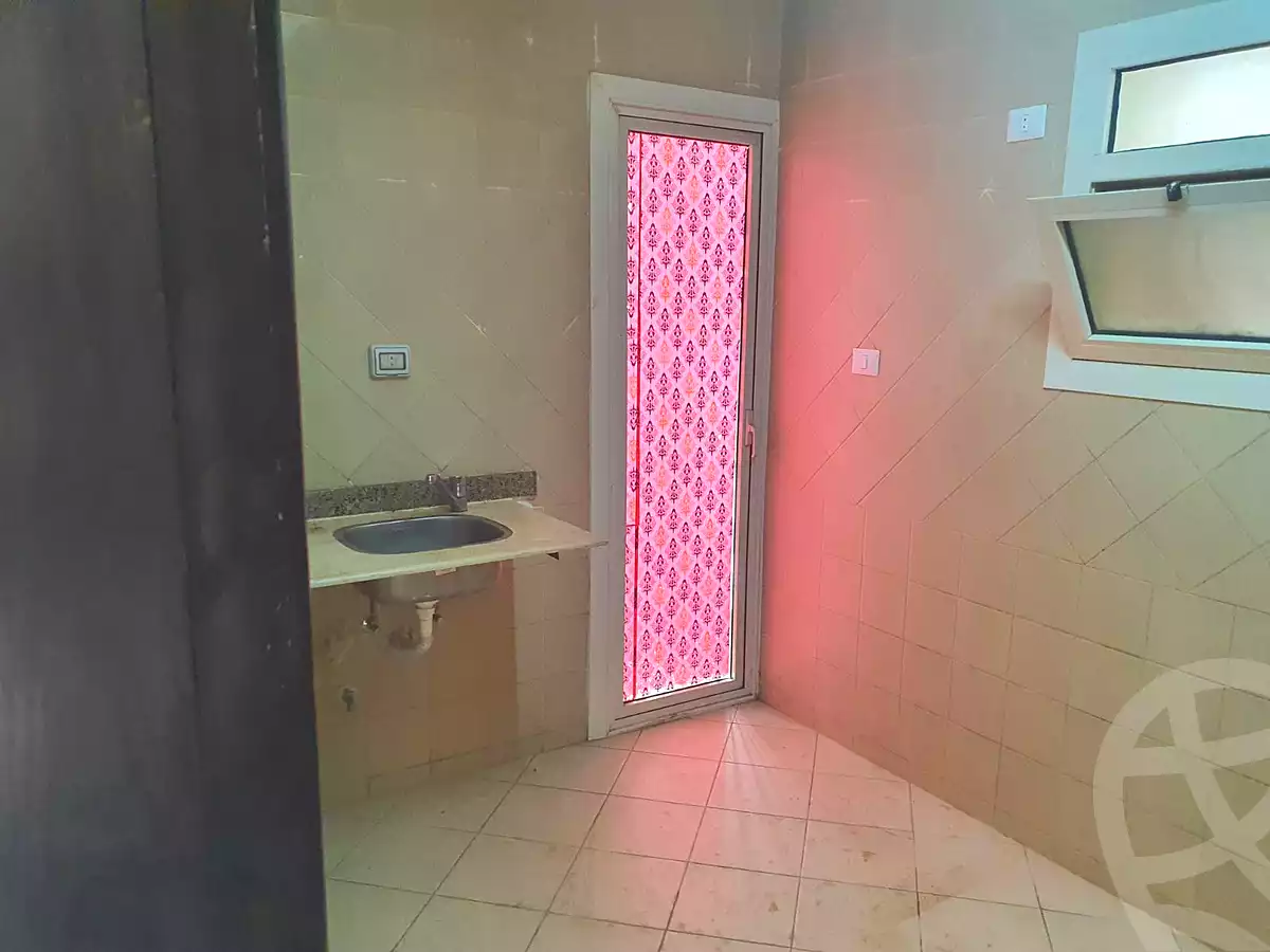 https://aqarmap.com.eg/en/listing/7250885-for-rent-cairo-el-sheikh-zayed-city-compounds-dh-drys