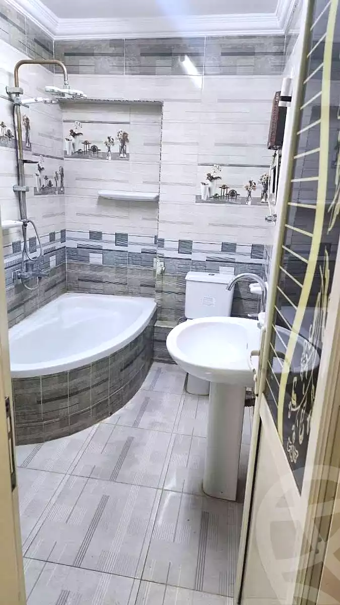 https://aqarmap.com.eg/en/listing/7251355-for-sale-cairo-elnozha-Streettt-27