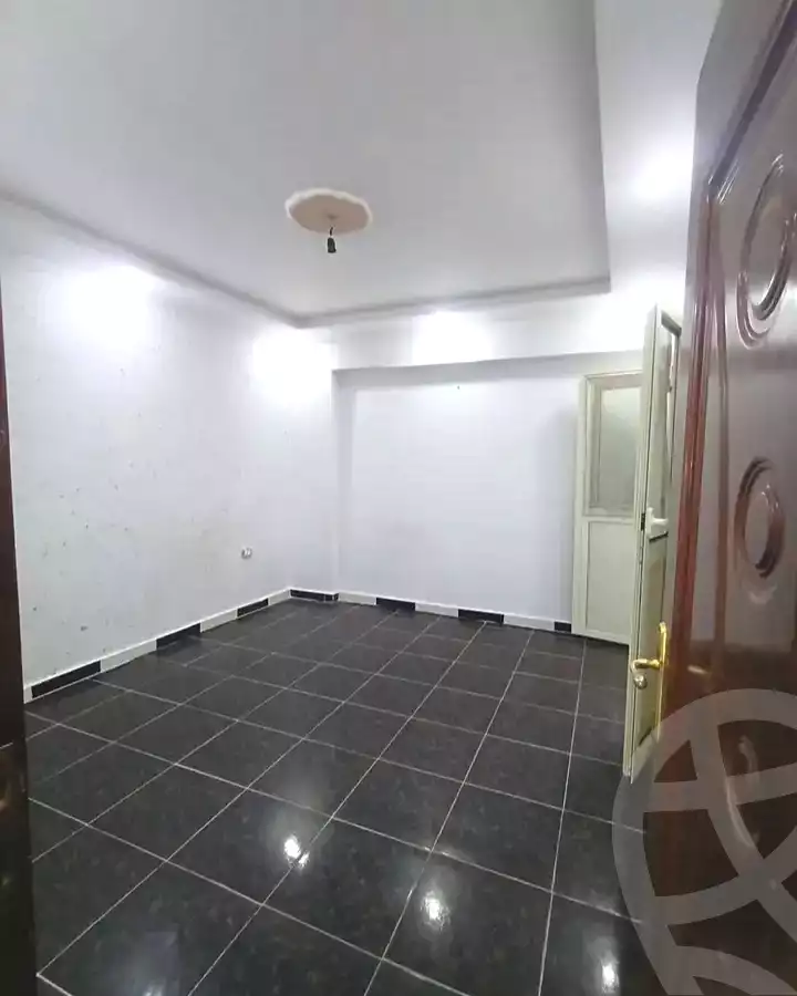 https://aqarmap.com.eg/en/listing/7252599-for-sale-alexandria-al-agamy-el-hanouvel-radwan-st