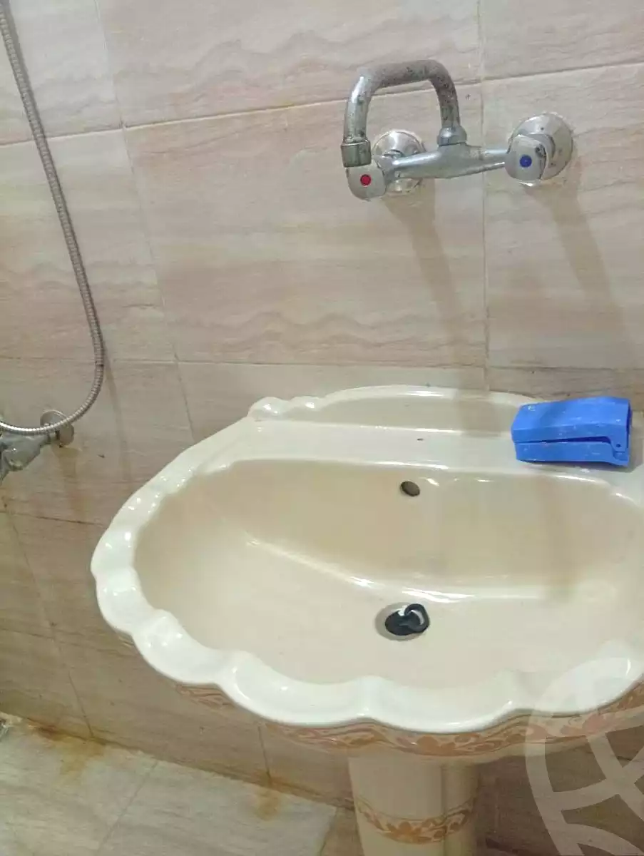 https://aqarmap.com.eg/ar/listing/7253889-for-sale-alexandria-al-agamy-el-hanouvel-el-kholafaa-el-rashdeen-st