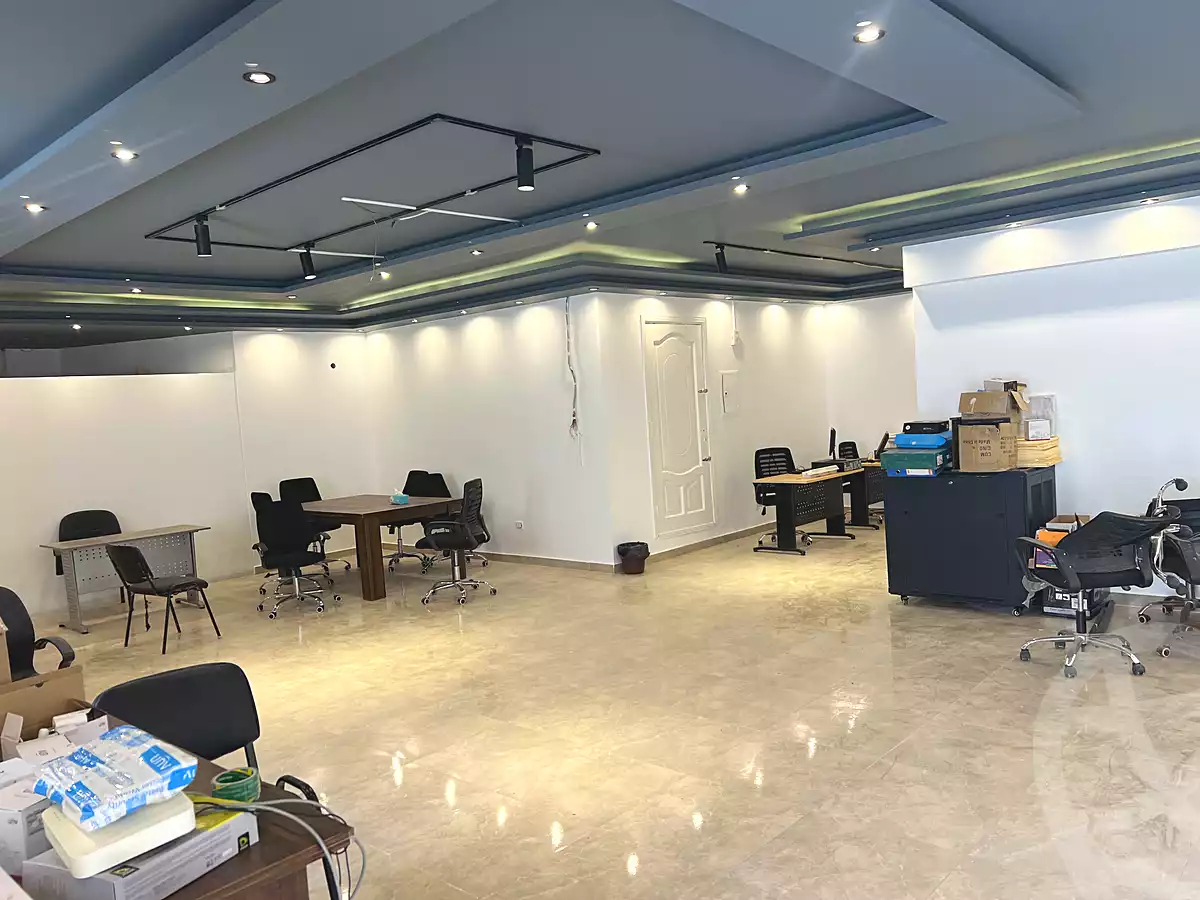 https://aqarmap.com.eg/ar/listing/7253993-for-rent-cairo-new-cairo-first-settlement-mhwr-mstfy-kml