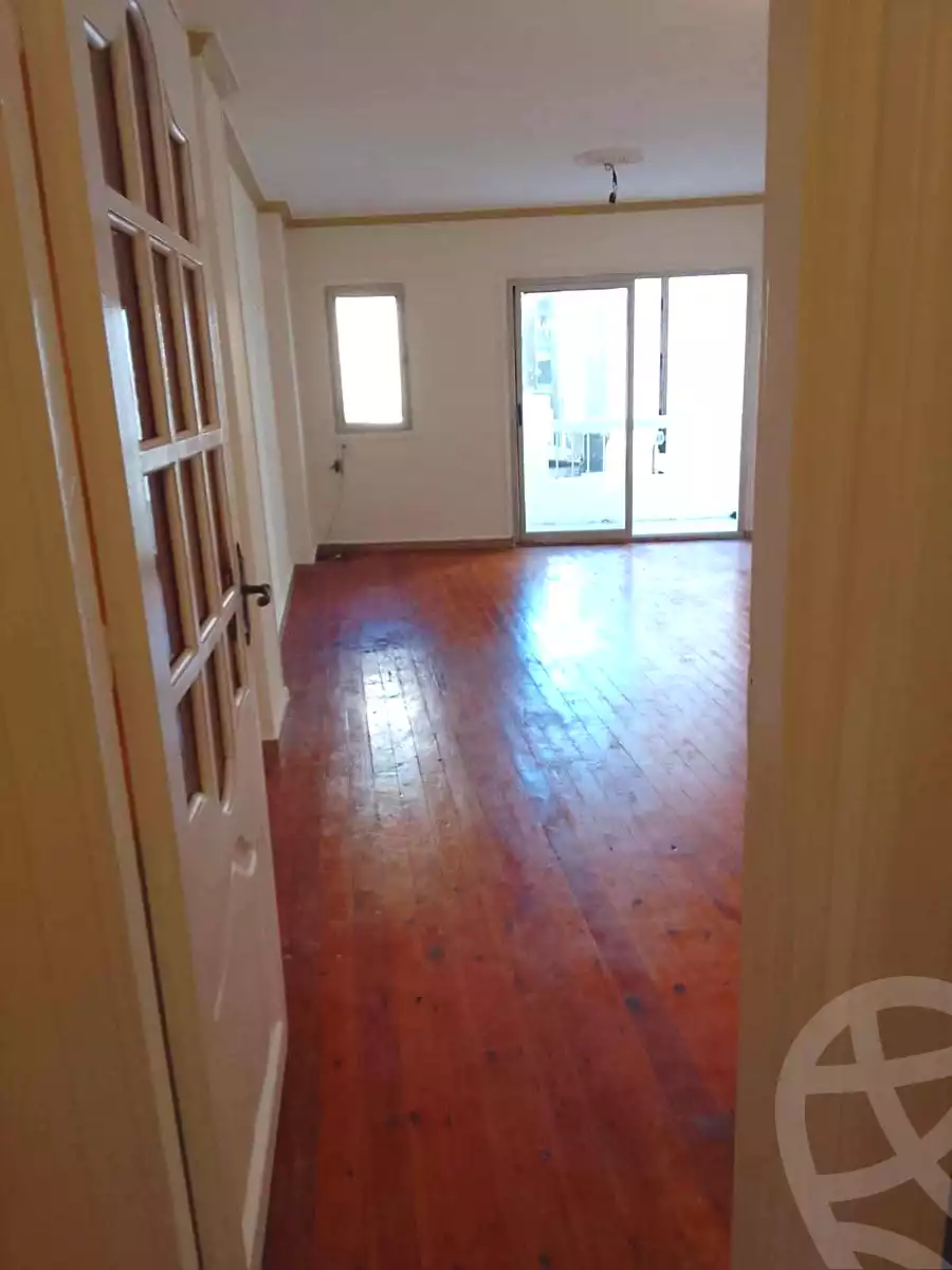 https://aqarmap.com.eg/ar/listing/7254875-for-rent-alexandria-ganaklis