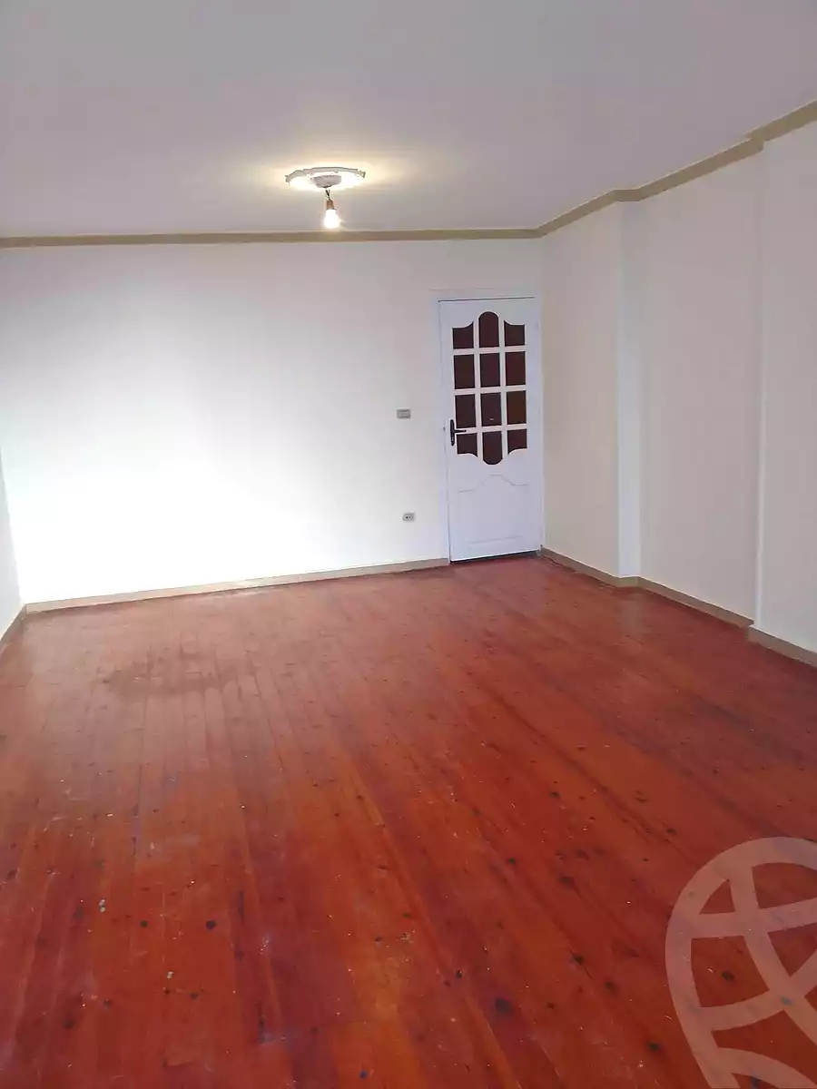 https://aqarmap.com.eg/ar/listing/7254875-for-rent-alexandria-ganaklis