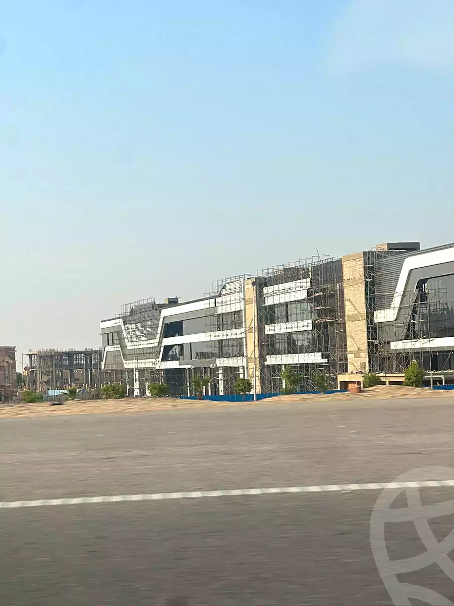 https://aqarmap.com.eg/en/listing/7236633-for-sale-cairo-el-shorouk-compounds-three-sides-mall-nawassy