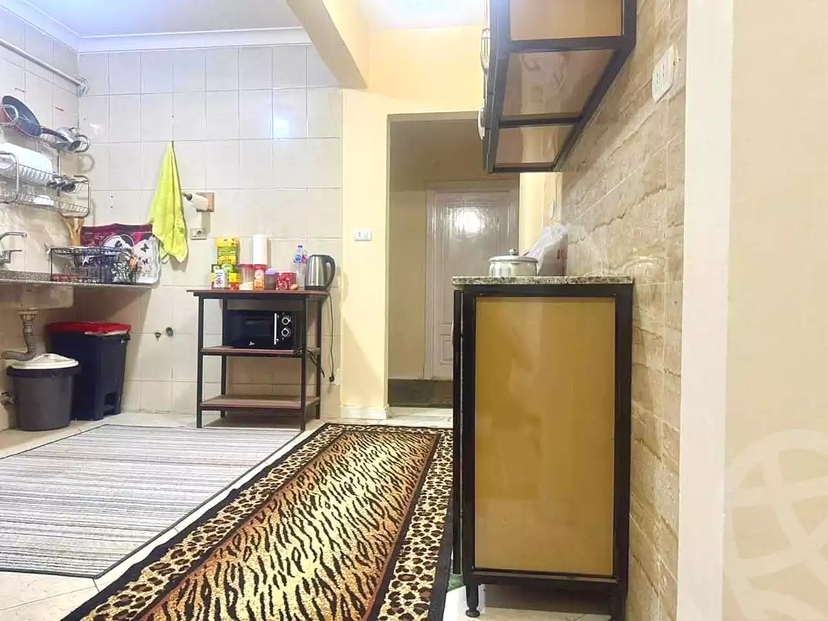 https://aqarmap.com.eg/ar/listing/7255277-for-rent-cairo-6th-of-october-el-hay-el-motamyz-el-motamayez-neighborhood-abd-el-moneim-riad-st