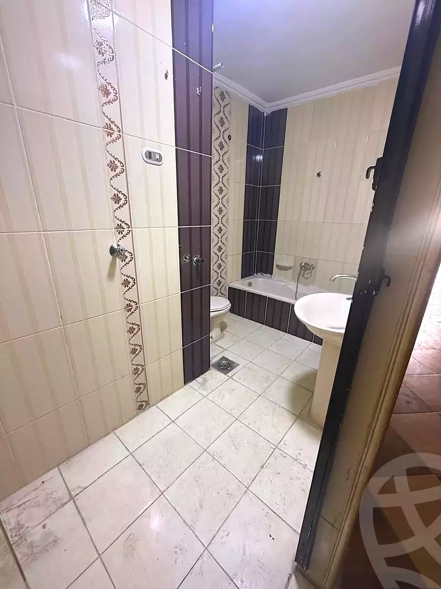 https://aqarmap.com.eg/en/listing/7256315-for-sale-alexandria-sydy-bshr-sydy-bshr-bhry-ibrahim-el-sayed-st