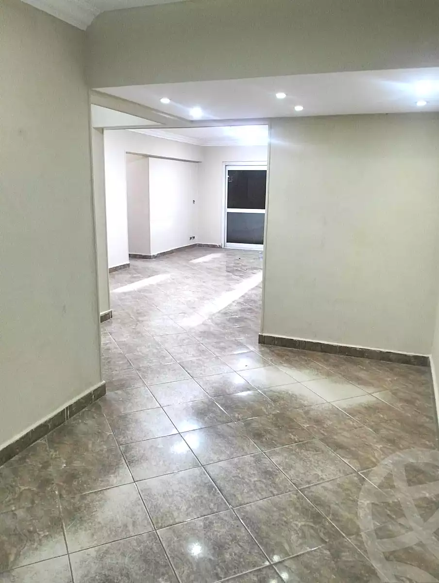https://aqarmap.com.eg/ar/listing/7256434-for-rent-cairo-helwan-helwan-el-sharkeya-ryad-pasha-st