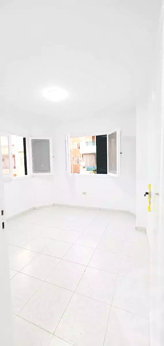 https://aqarmap.com.eg/ar/listing/7257127-for-sale-alexandria-al-agamy