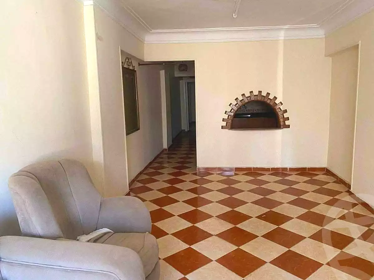 https://aqarmap.com.eg/ar/listing/7257537-for-sale-alexandria-el-asafra-shr-45
