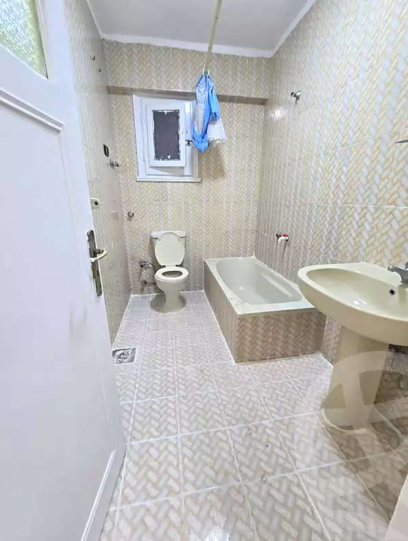 https://aqarmap.com.eg/ar/listing/7257944-for-sale-alexandria-al-agamy-shataa-el-nakheel