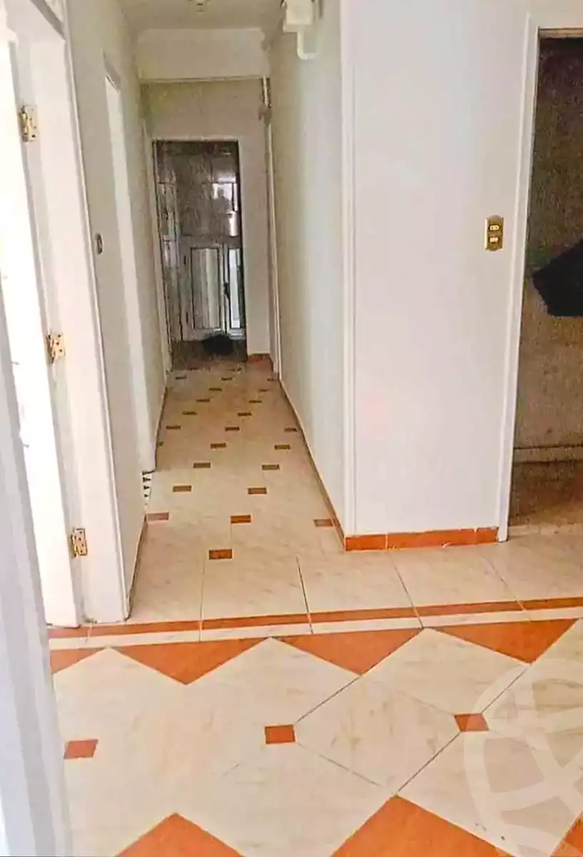 https://aqarmap.com.eg/ar/listing/7258173-for-sale-alexandria-el-asafra-shr-45