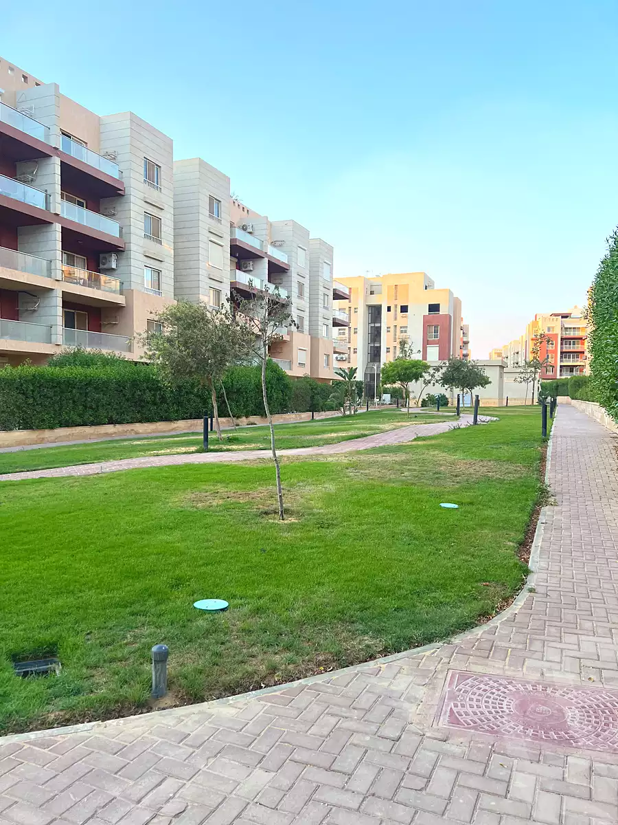 https://aqarmap.com.eg/ar/listing/7259839-for-sale-cairo-new-cairo-compounds-brwmynd-ryzydns-wdy-djl-llttwyr