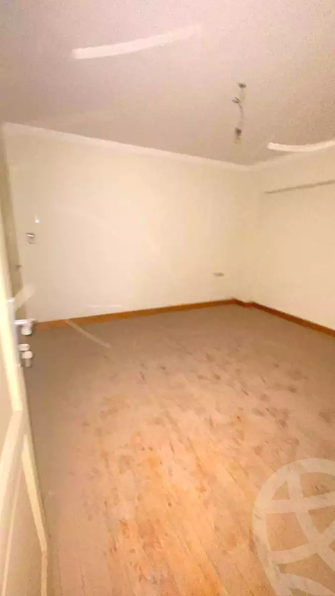https://aqarmap.com.eg/ar/listing/7260940-for-sale-cairo-new-cairo-compounds-ritaj