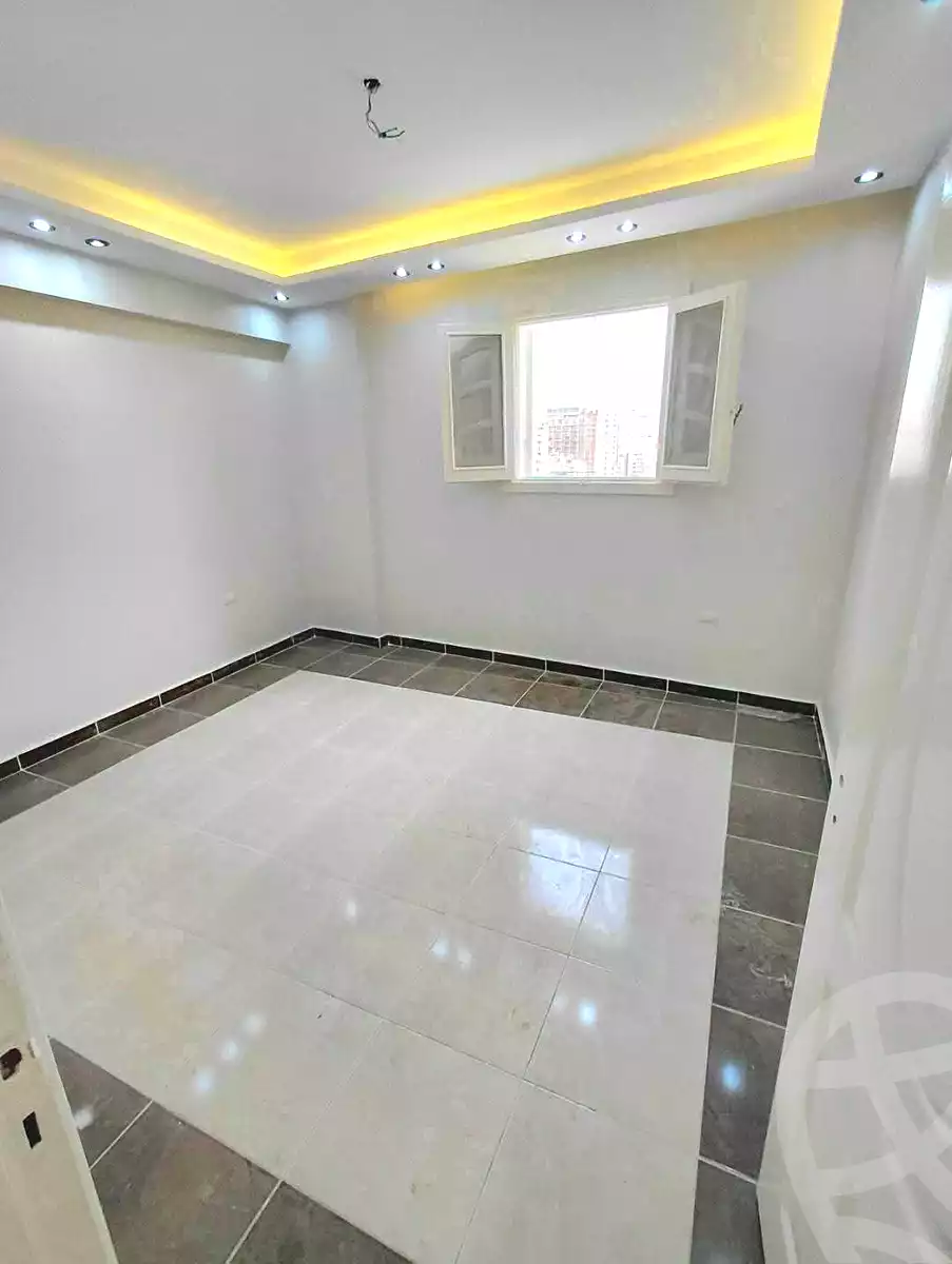 https://aqarmap.com.eg/ar/listing/7262439-for-sale-alexandria-sydy-bshr-sydy-bshr-bhry-khalil-hamada-st