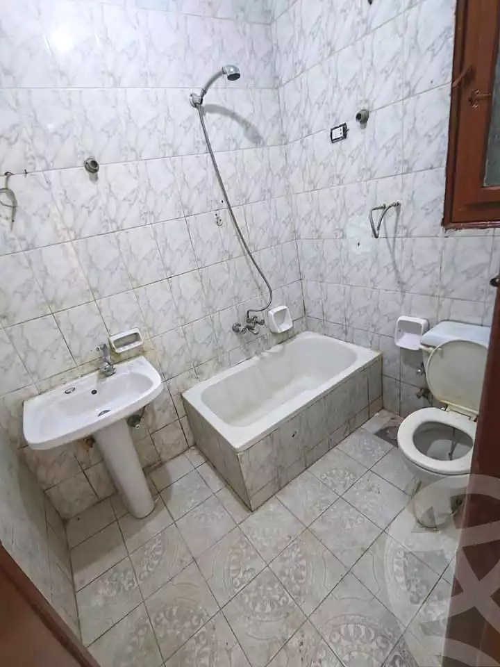https://aqarmap.com.eg/ar/listing/7264576-for-sale-alexandria-al-agamy-el-hanouvel
