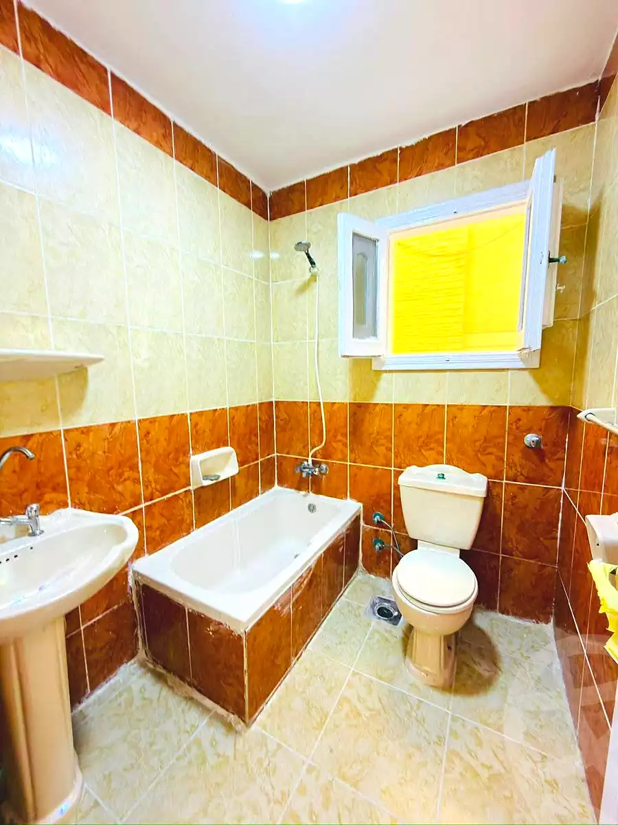 https://aqarmap.com.eg/ar/listing/7264583-for-sale-alexandria-al-agamy-shataa-el-nakheel