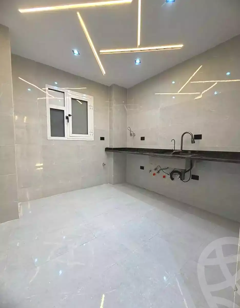 https://aqarmap.com.eg/ar/listing/7262963-for-sale-alexandria-sydy-bshr-shr-mlk-hfny
