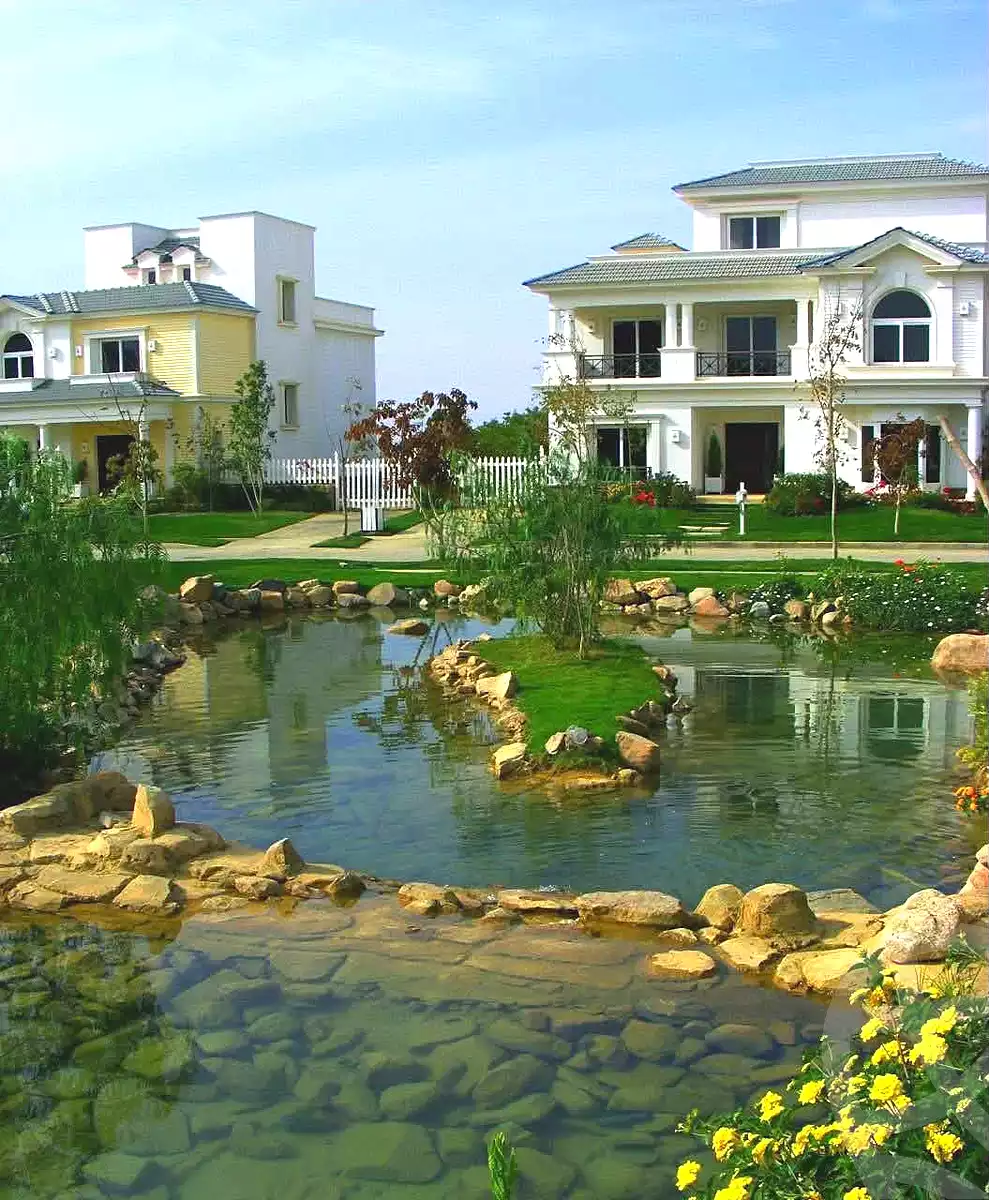 https://aqarmap.com.eg/ar/listing/7265746-for-sale-cairo-new-cairo-compounds-mountain-view1-1-compound