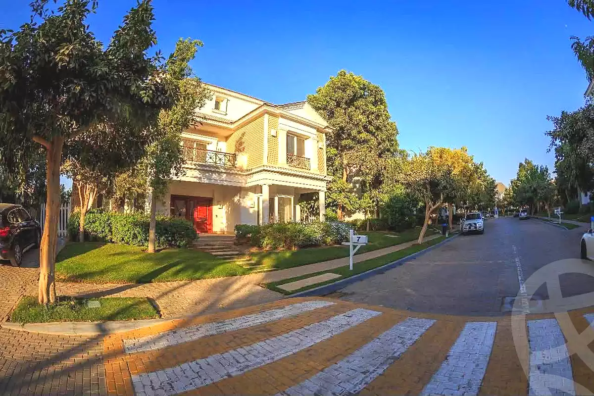 https://aqarmap.com.eg/en/listing/7265757-for-sale-cairo-new-cairo-compounds-mountain-view1-1-compound