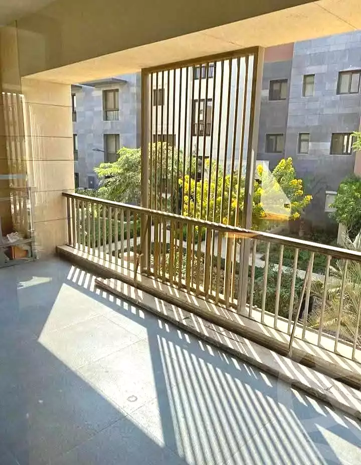 https://aqarmap.com.eg/en/listing/7266888-for-sale-cairo-new-cairo-compounds-the-crest-compound-il-cazar