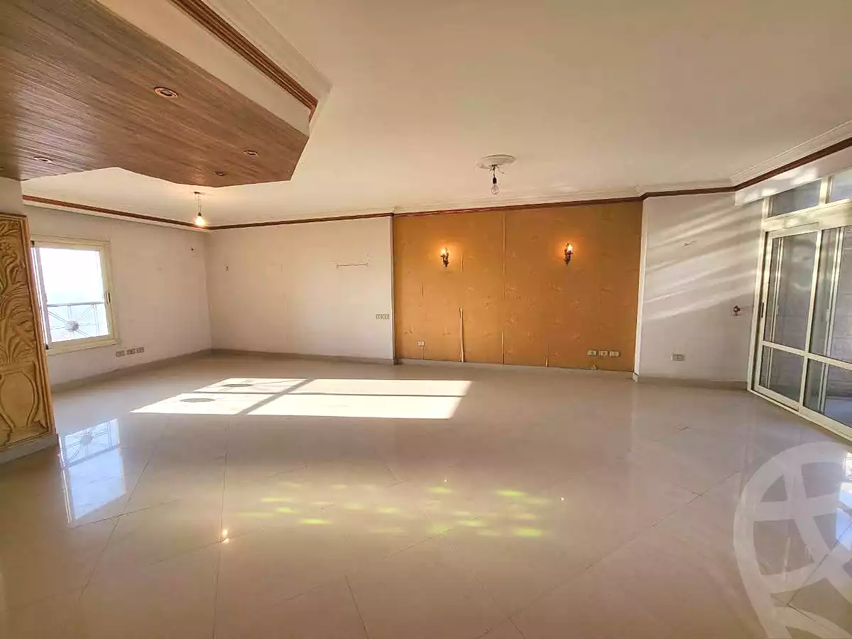 https://aqarmap.com.eg/ar/listing/7267642-for-sale-cairo-shoubra-corniche-el-nile-st