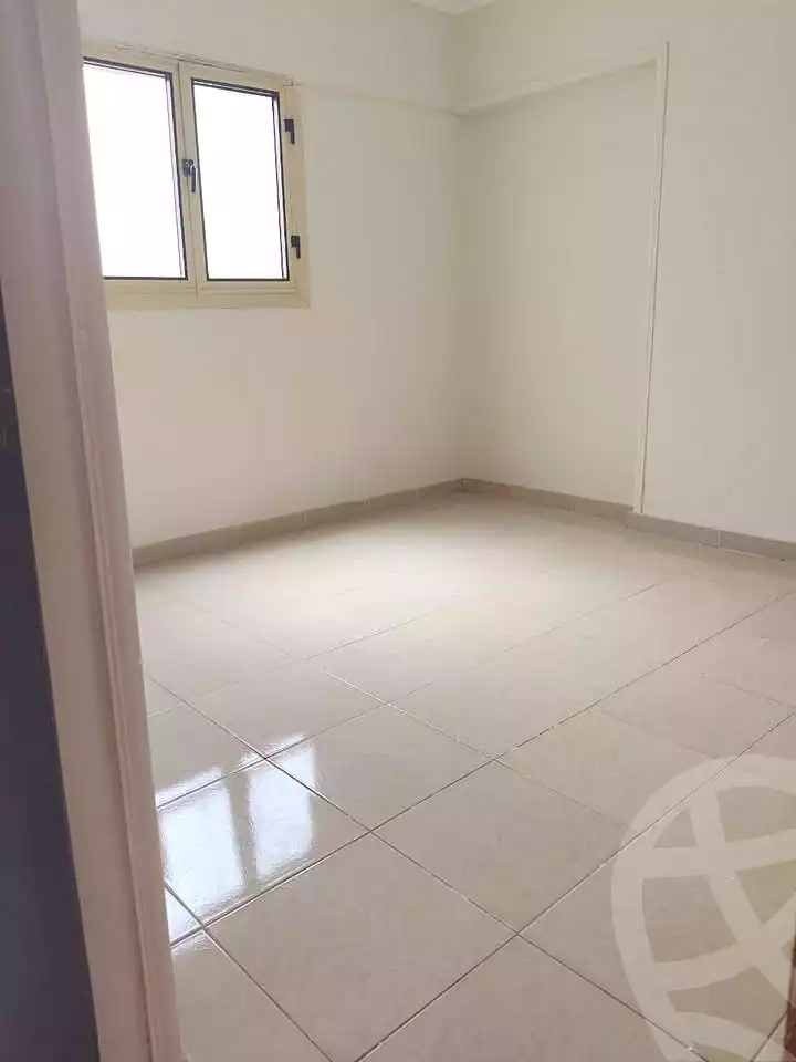 https://aqarmap.com.eg/ar/listing/7267866-for-sale-alexandria-sydy-bshr-sydy-bshr-bhry-gamal-abd-el-nasir-st