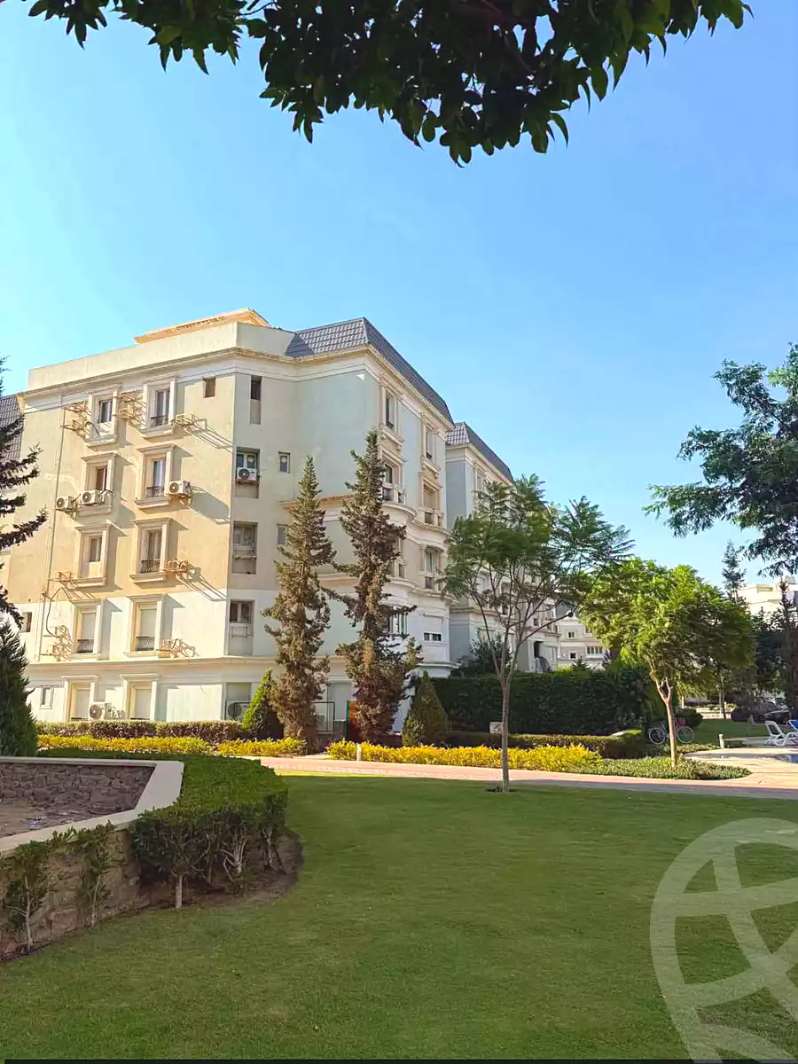 https://aqarmap.com.eg/ar/listing/7270058-for-sale-cairo-new-cairo-compounds-mountain-view-hyde-park