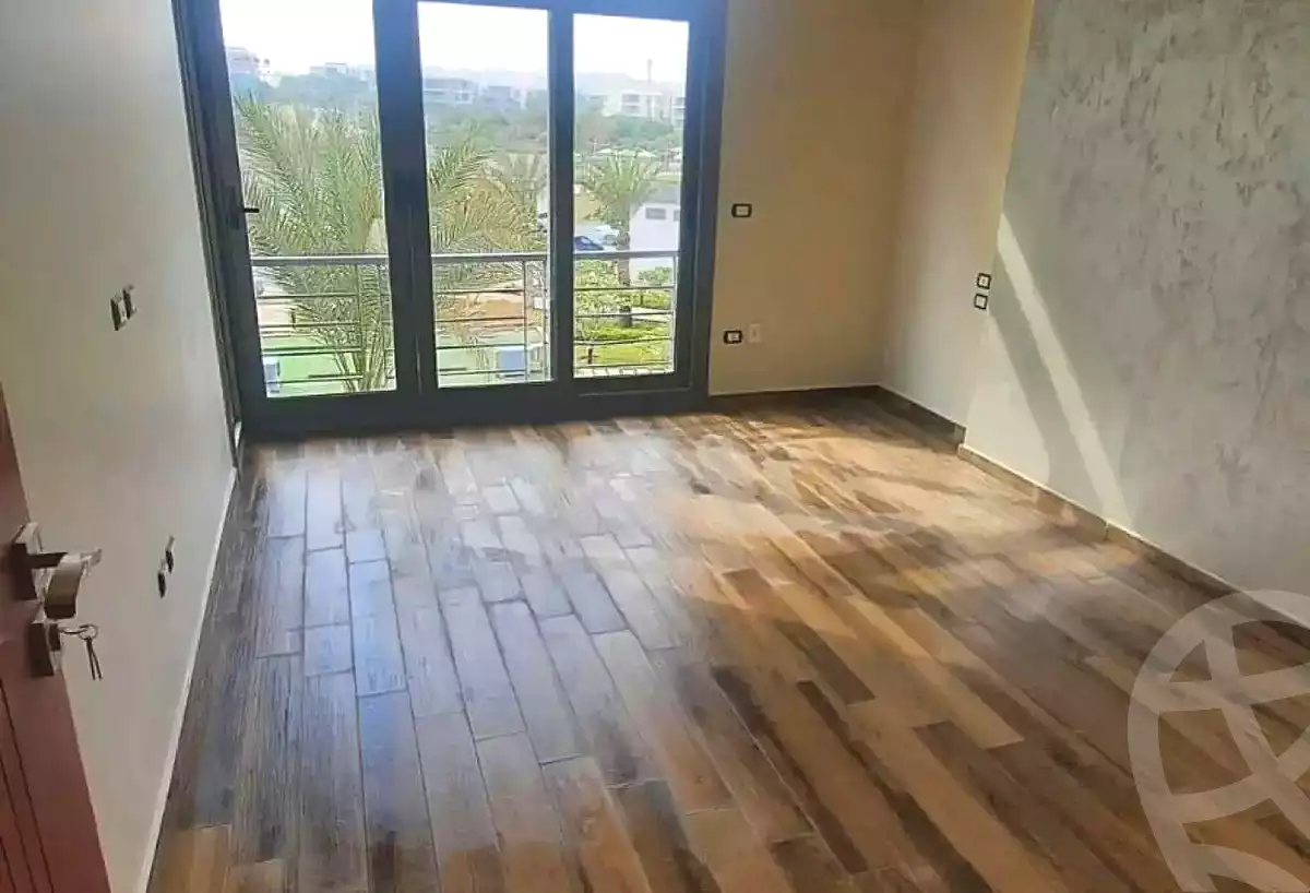 https://aqarmap.com.eg/ar/listing/7270089-for-sale-cairo-new-cairo-compounds-mountain-view1-1-compound