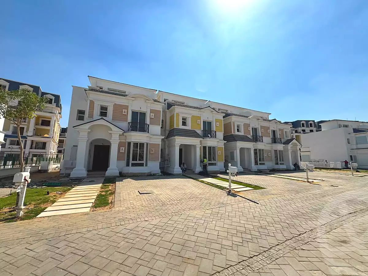 https://aqarmap.com.eg/ar/listing/7270188-for-sale-cairo-new-cairo-compounds-mountain-view1-1-compound