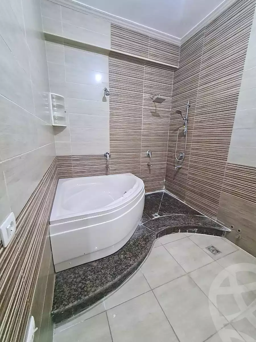 https://aqarmap.com.eg/ar/listing/7270302-for-rent-cairo-new-cairo-ganob-el-akadamiya-south-academy-a-zaid-ebn-haretha-st