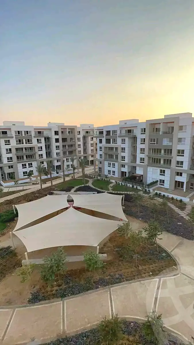 https://aqarmap.com.eg/en/listing/7270525-for-sale-cairo-new-cairo-compounds-hyde-park-centre-ville-hyde-park