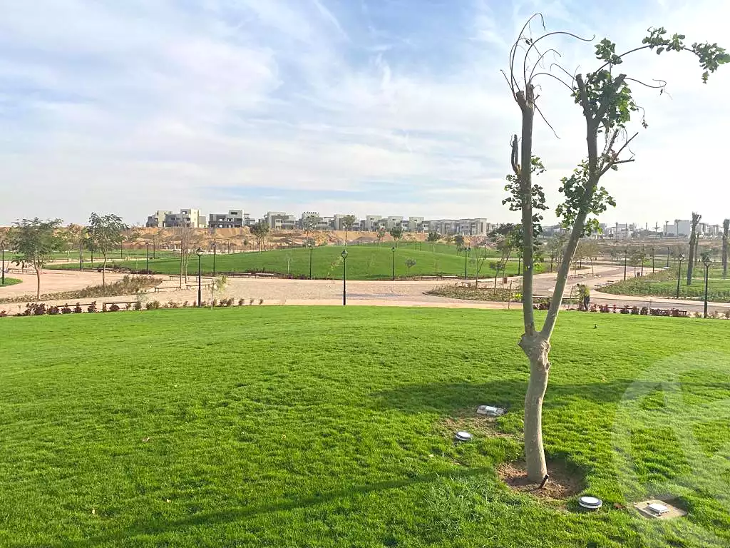 https://aqarmap.com.eg/ar/listing/7270546-for-sale-cairo-new-cairo-compounds-hyde-park-centre-ville-hyde-park