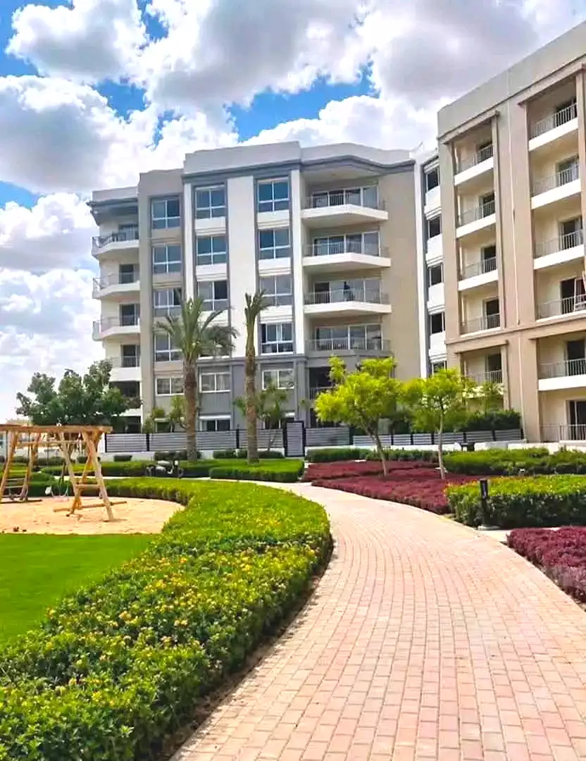 https://aqarmap.com.eg/en/listing/7270571-for-sale-cairo-new-cairo-compounds-hyde-park-centre-ville-hyde-park