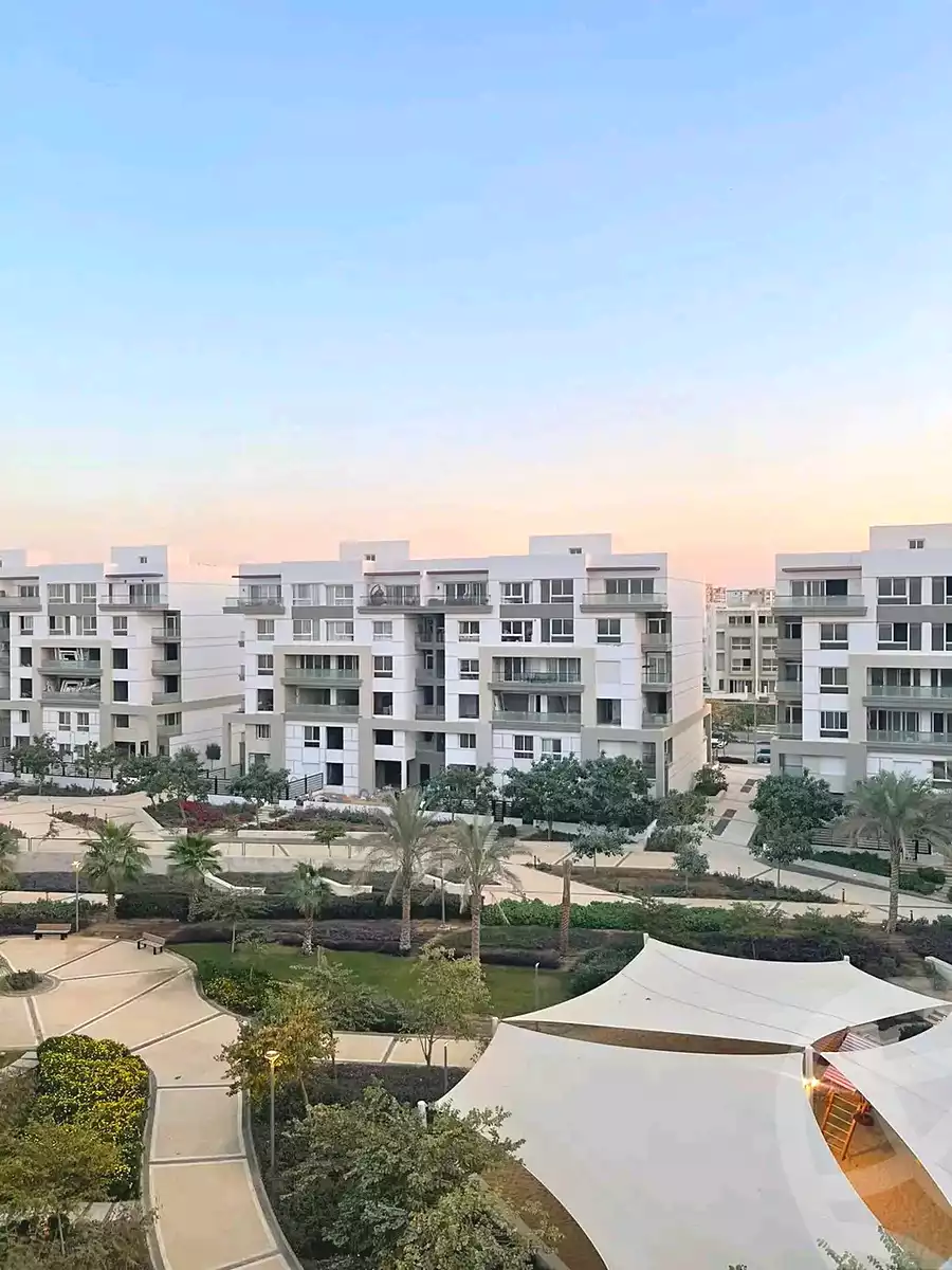 https://aqarmap.com.eg/en/listing/7270571-for-sale-cairo-new-cairo-compounds-hyde-park-centre-ville-hyde-park