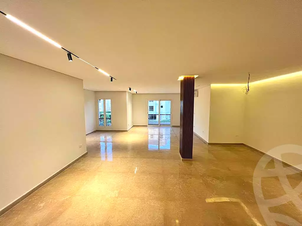 https://aqarmap.com.eg/ar/listing/7270737-for-sale-cairo-new-cairo-compounds-mountain-view-hyde-park