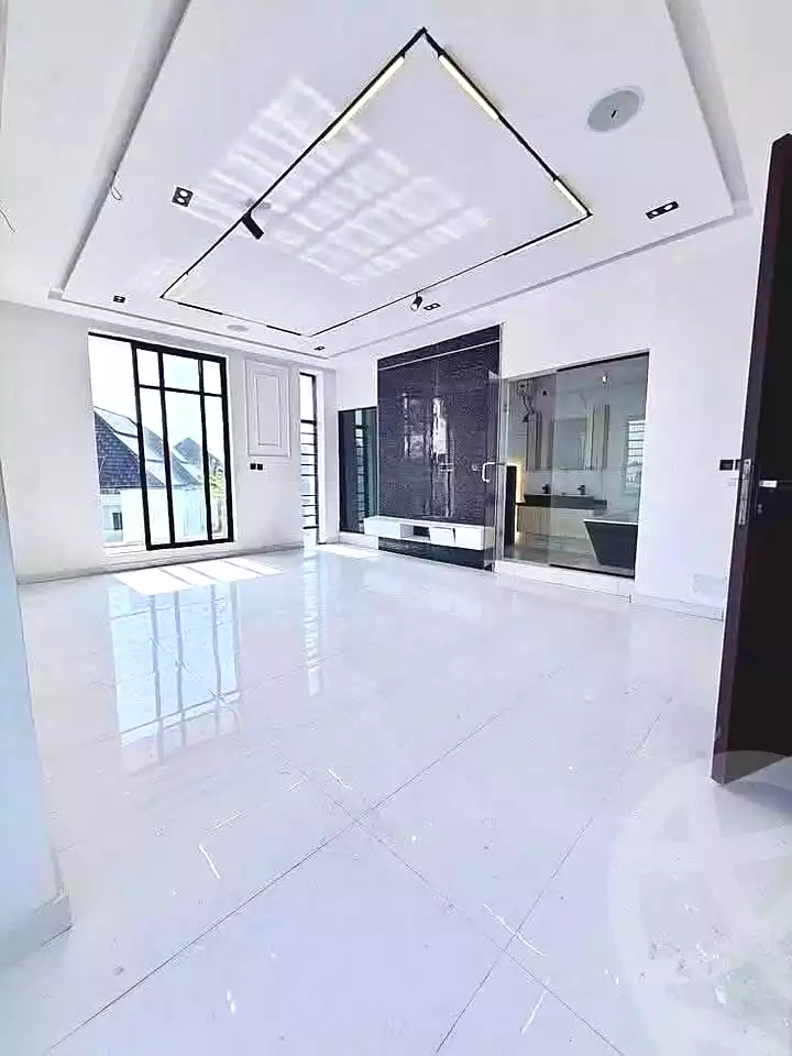 https://aqarmap.com.eg/ar/listing/7270865-for-sale-cairo-new-cairo-compounds-villette-kmbwnd-sky-kwndwz-swdyk-villette