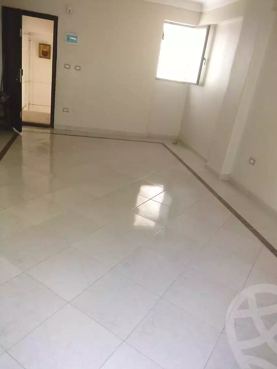 https://aqarmap.com.eg/en/listing/7271778-for-rent-alexandria-al-agamy-bw-ywsf