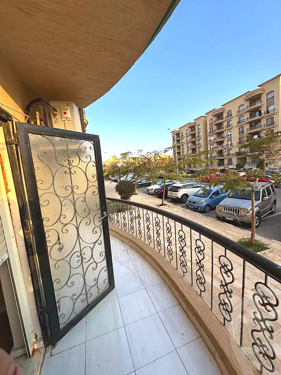 https://aqarmap.com.eg/ar/listing/7272340-for-sale-cairo-new-cairo-lrhb-city-phase-1-youssef-el-sebaey-st