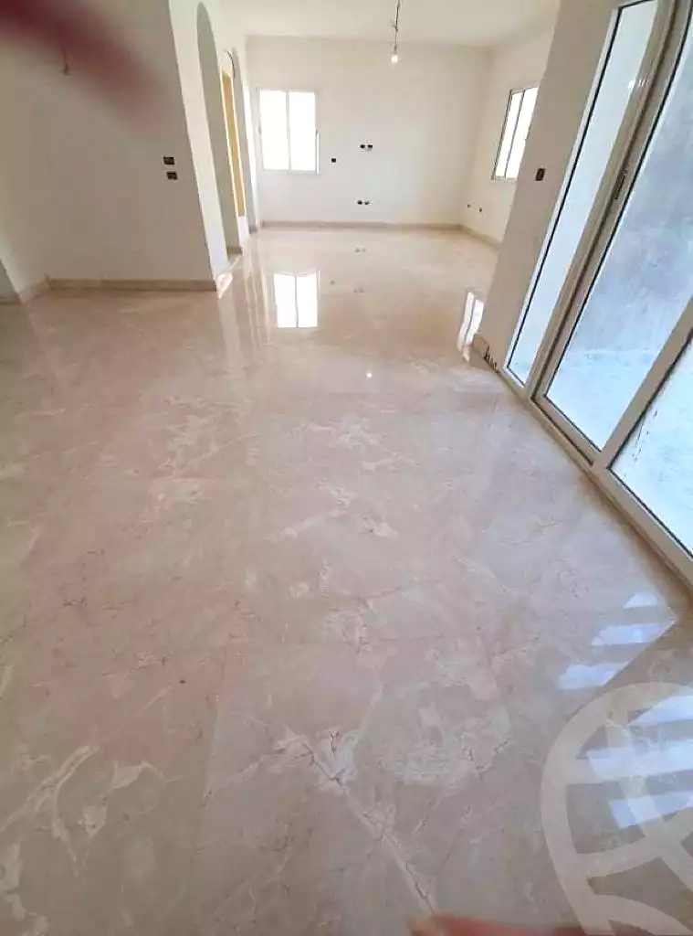 3 BR Apartment in October Plaza, photo 5 of 9