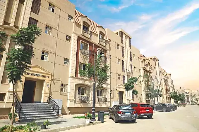 https://aqarmap.com.eg/ar/listing/7272961-for-sale-cairo-new-cairo-compounds-rock-vera-compound
