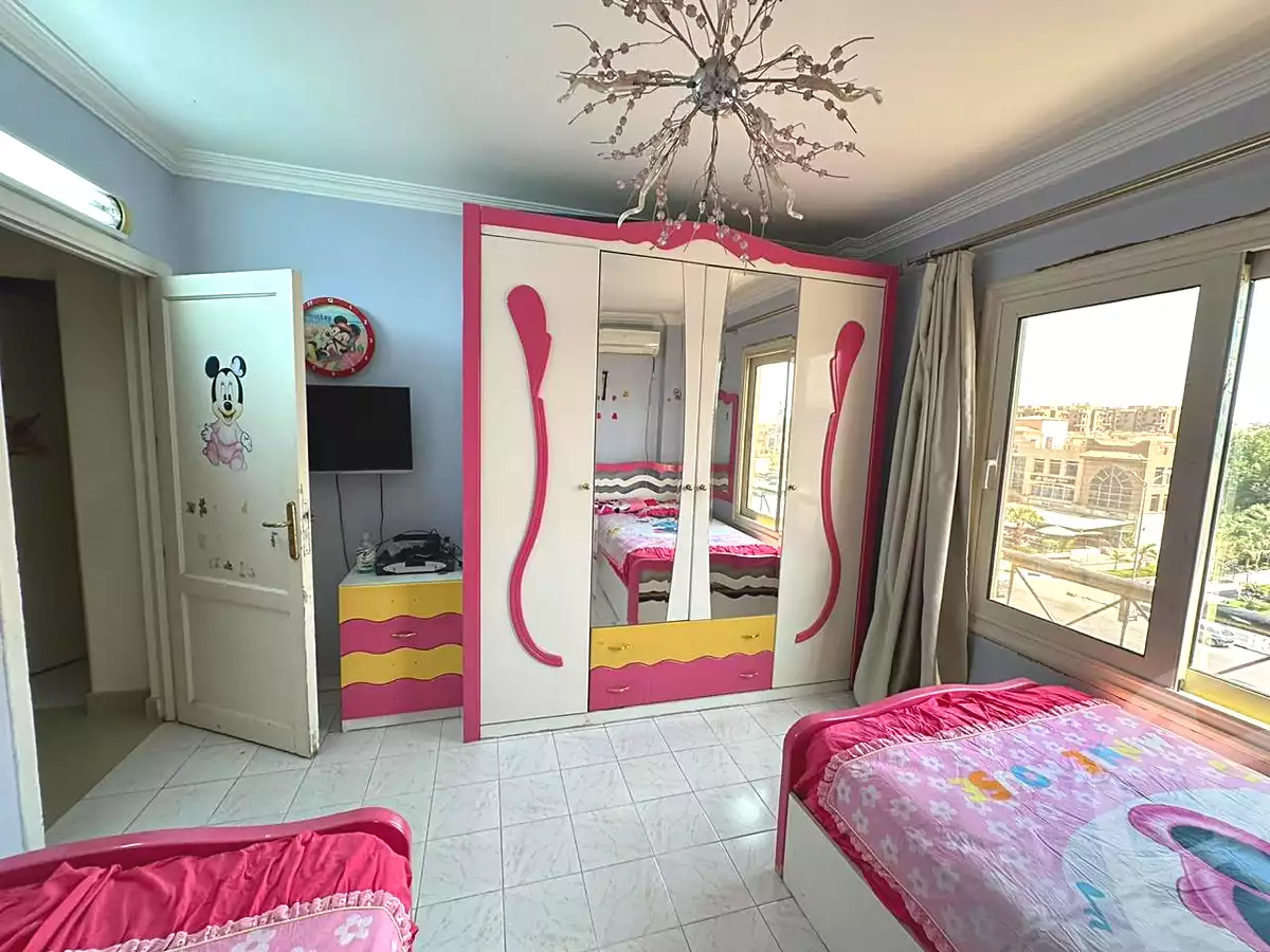 https://aqarmap.com.eg/ar/listing/7272987-for-sale-cairo-new-cairo-lrhb-city-phase-1-ahmed-rami-st
