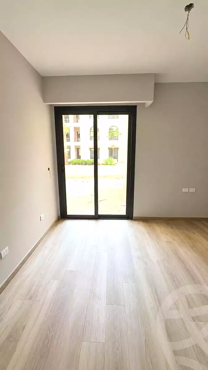 3 BR Apartment in Village West, photo 3 of 4