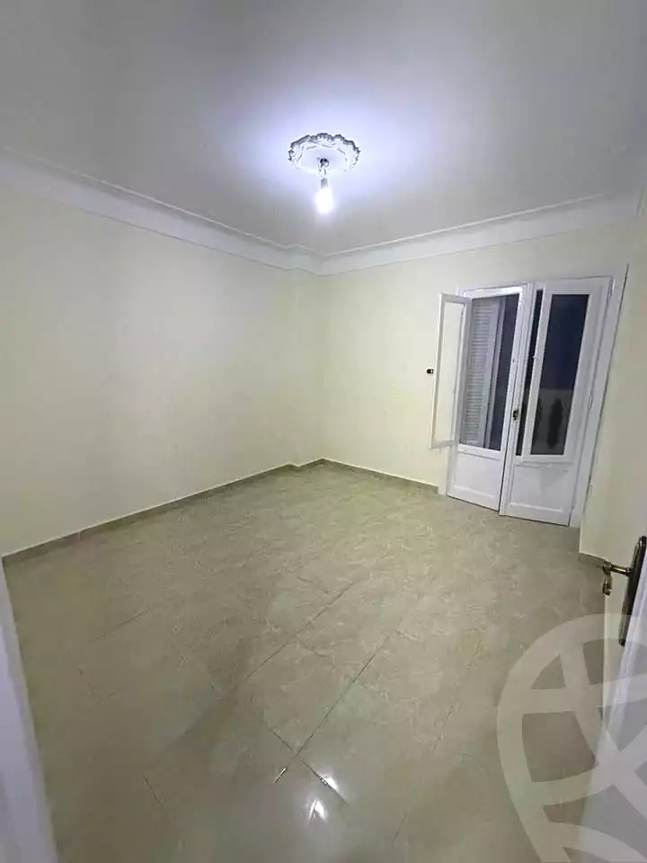 https://aqarmap.com.eg/en/listing/7276064-for-rent-alexandria-ganaklis-shr-mrtdy-bsh