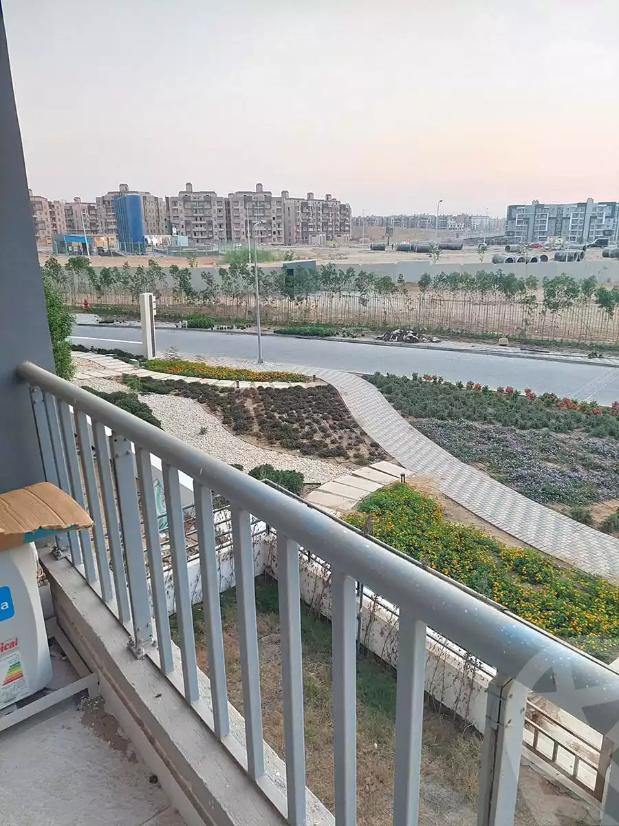 https://aqarmap.com.eg/ar/listing/7276908-for-sale-cairo-new-cairo-6th-settlement-compounds-hyde-park-central-compound