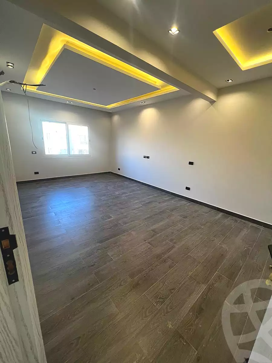 https://aqarmap.com.eg/ar/listing/7276912-for-sale-cairo-new-cairo-compounds-mivida-mivida-parcel