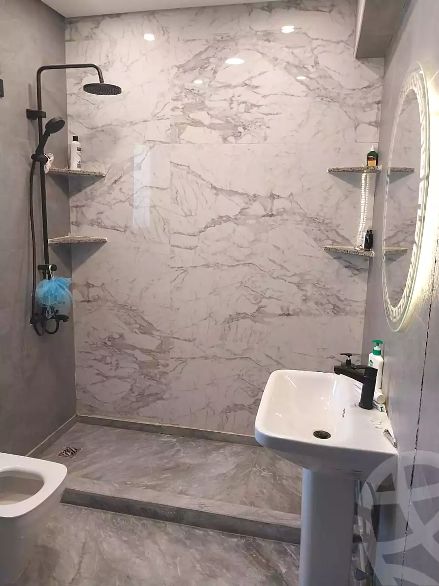 https://aqarmap.com.eg/ar/listing/7277232-for-sale-cairo-new-cairo-compounds-mountain-view1-1-compound